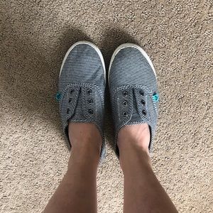 Roxy Shoes - Roxy brand tennis shoes Roxy Shoes - Roxy brand tennis shoes